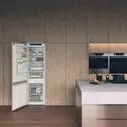Встраиваемый комбинированный холодильник Asko RF31831i